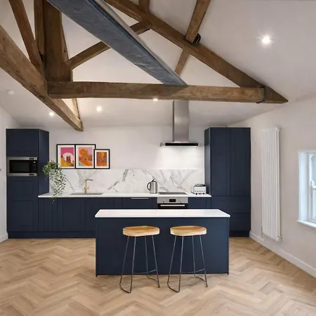 The Bridge - Penthouse Apartman *
